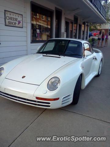 Porsche 959 spotted in Chagrin Falls, Ohio