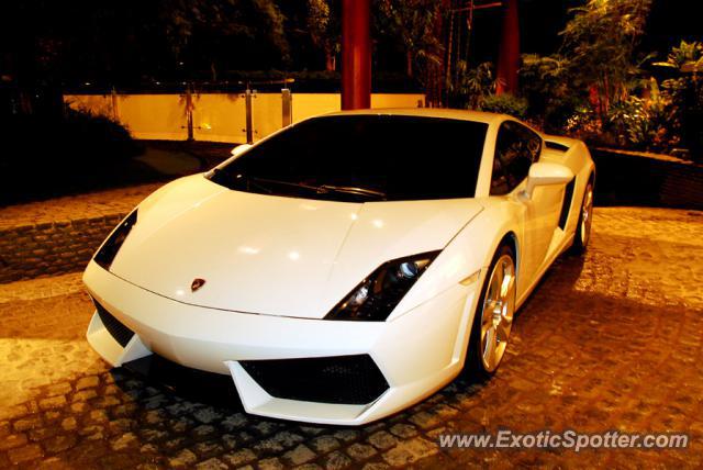 Lamborghini Gallardo spotted in Quezon City, Philippines