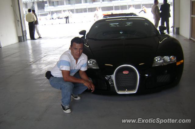 Bugatti Veyron spotted in CIUDAD DE MEXICO, Mexico