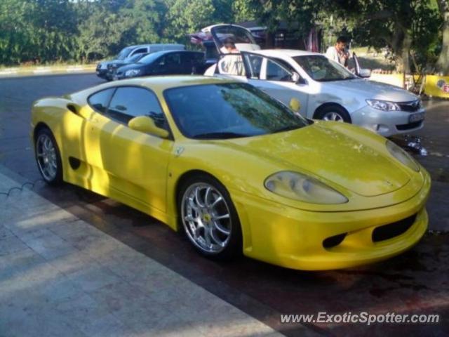 Ferrari 360 Modena spotted in Istanbul, Turkey