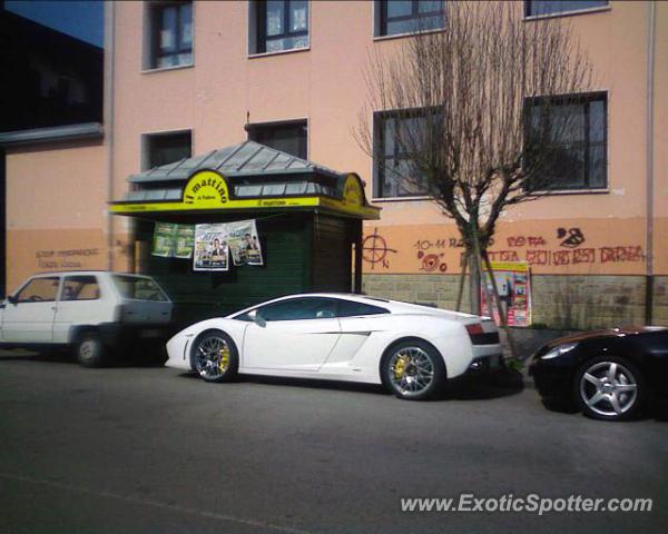 Lamborghini Gallardo spotted in Padova, Italy