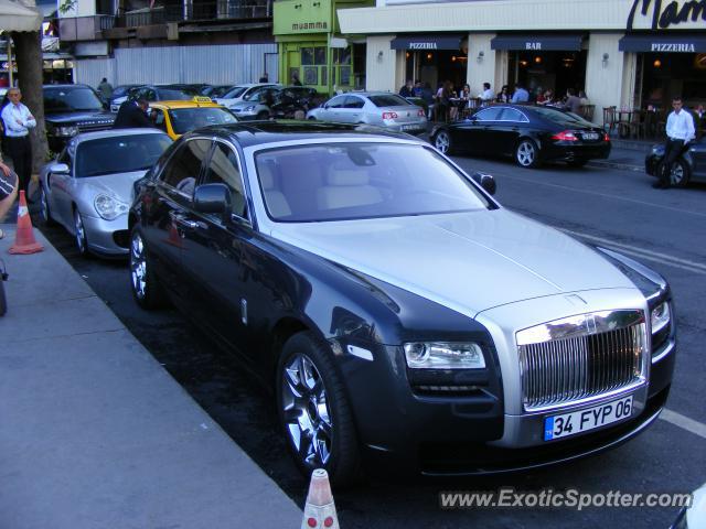 Rolls Royce Ghost spotted in Istanbul, Turkey