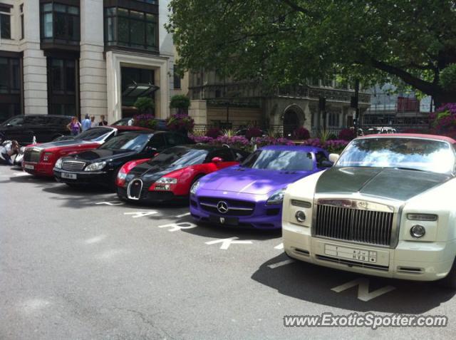 Bugatti Veyron spotted in London, United Kingdom