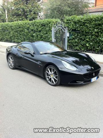 Ferrari California spotted in Padova, Italy