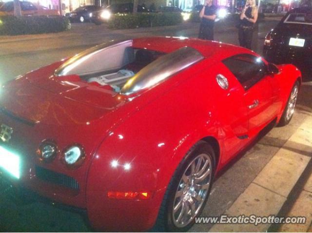 Bugatti Veyron spotted in Miami Beach, Florida
