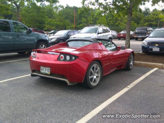 Tesla Roadster spotted in Falmouth, Maine