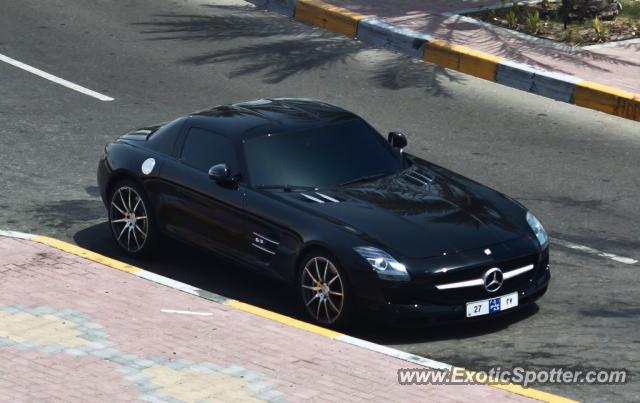 Mercedes SLS AMG spotted in Abu Dhabi, United Arab Emirates