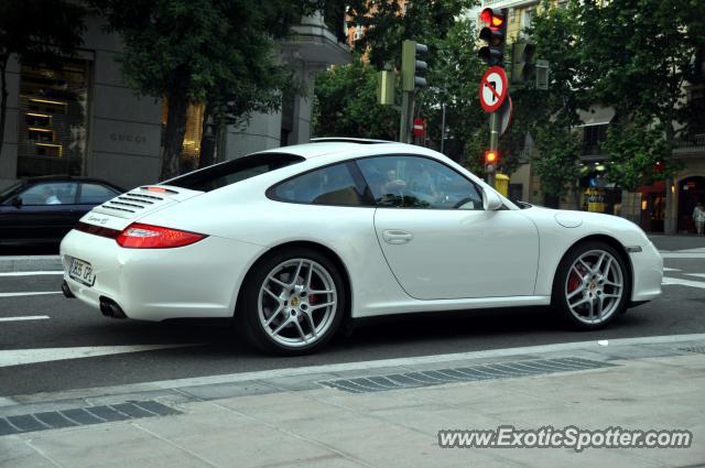 Porsche 911 spotted in Madrid, Spain
