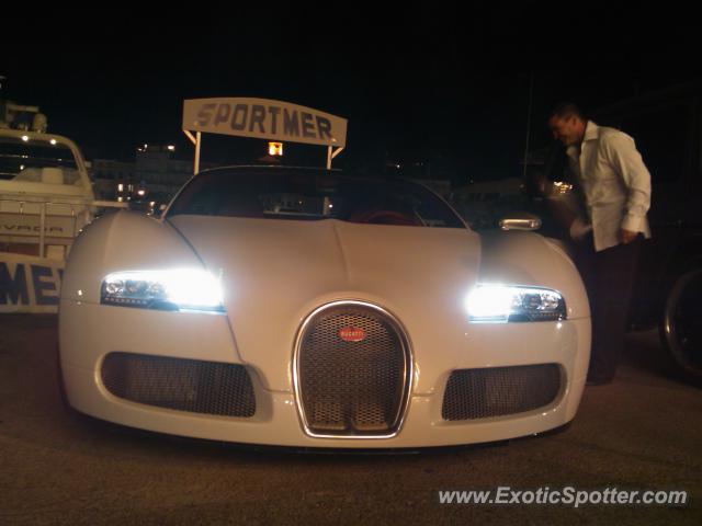 Bugatti Veyron spotted in St.Tropez, France