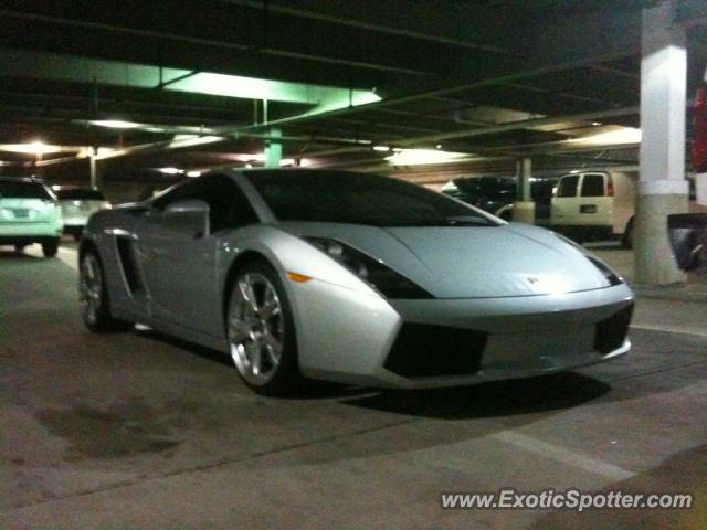 Lamborghini Gallardo spotted in St. Louis, Missouri
