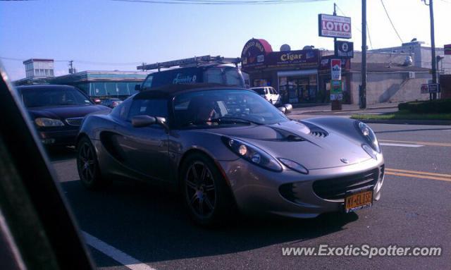 Lotus Elise spotted in Lawrence, New York