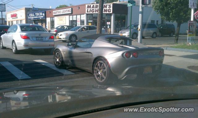 Lotus Elise spotted in Lawrence, New York