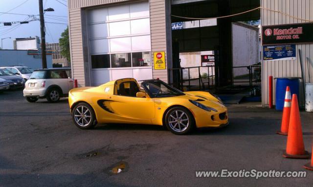Lotus Elise spotted in Valley Stream, New York