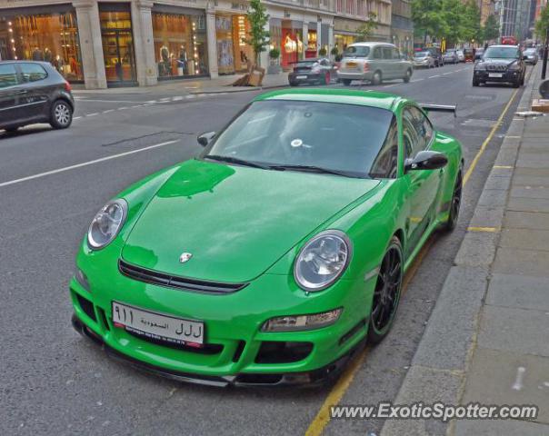 Porsche 911 GT3 spotted in London, United Kingdom