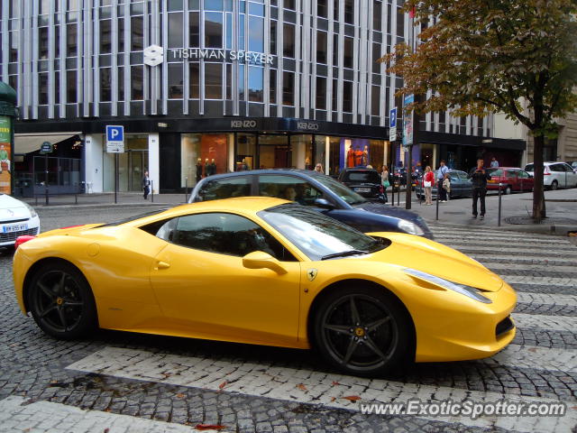 Ferrari 458 Italia spotted in Paris, France