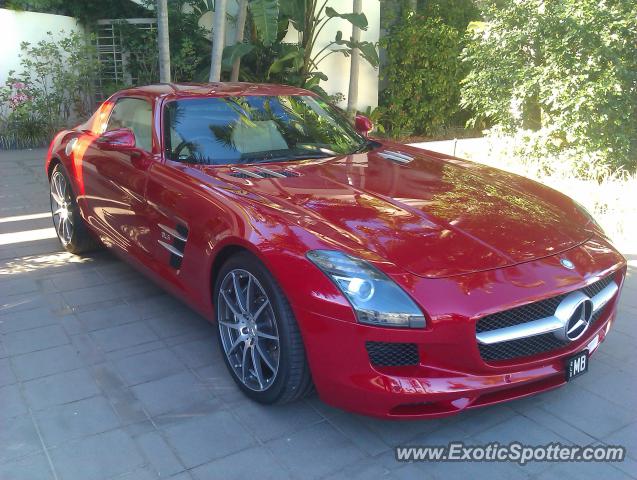 Mercedes SLS AMG spotted in Gold Coast, Australia