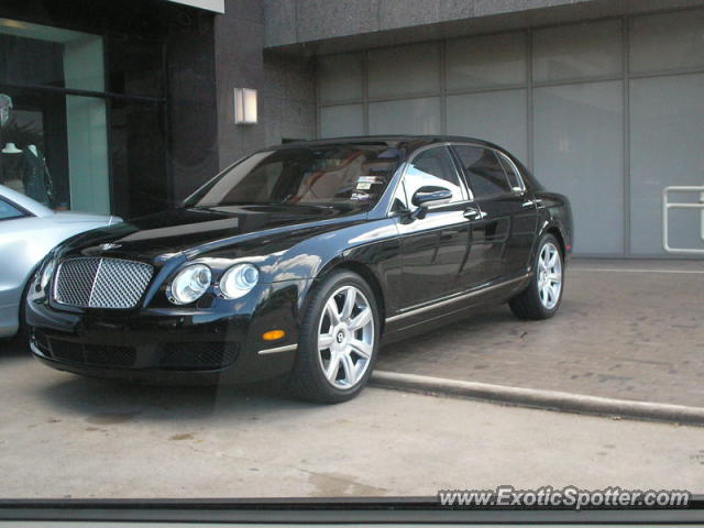 Bentley Continental spotted in Caracas, Venezuela