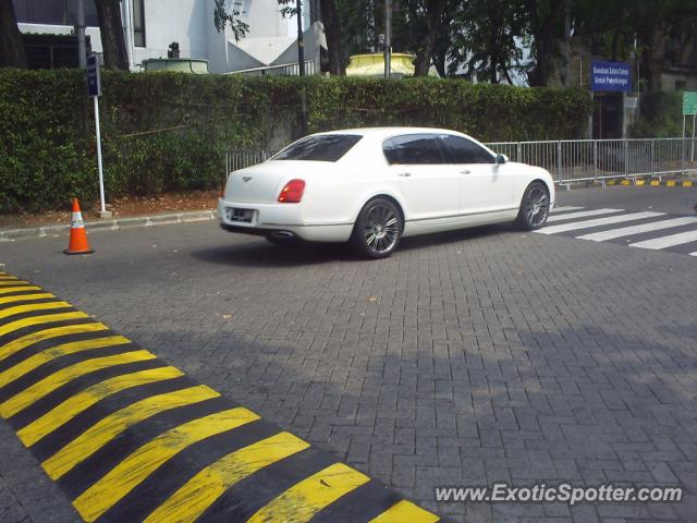 Bentley Continental spotted in Jakarta, Indonesia