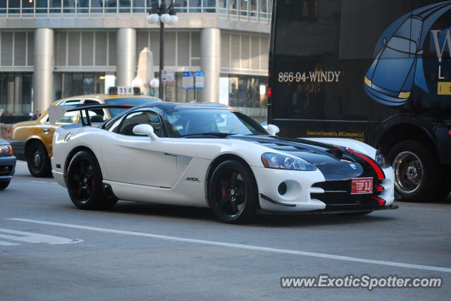 Dodge Viper spotted in Chicago, Illinois