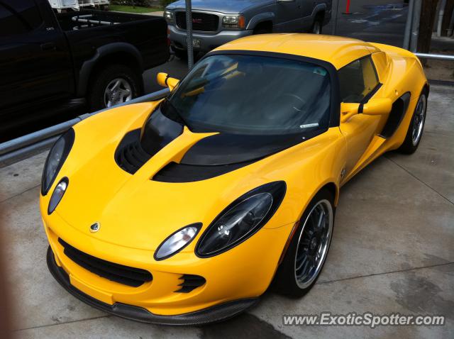 Lotus Elise spotted in Oahu, Hawaii
