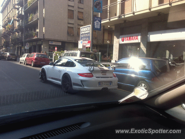 Porsche 911 GT3 spotted in Milano, Italy