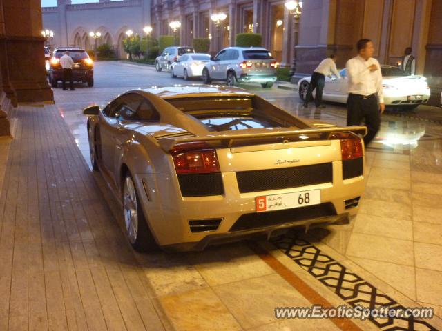 Lamborghini Gallardo spotted in Abu Dhabi, United Arab Emirates