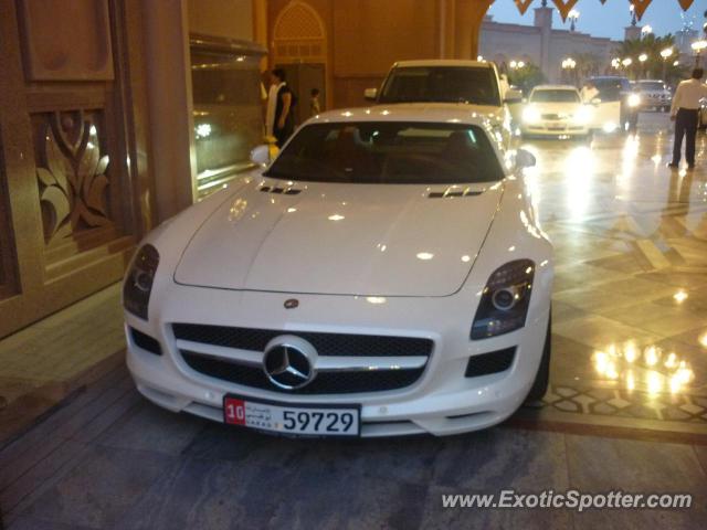 Mercedes SLS AMG spotted in Abu Dhabi, United Arab Emirates