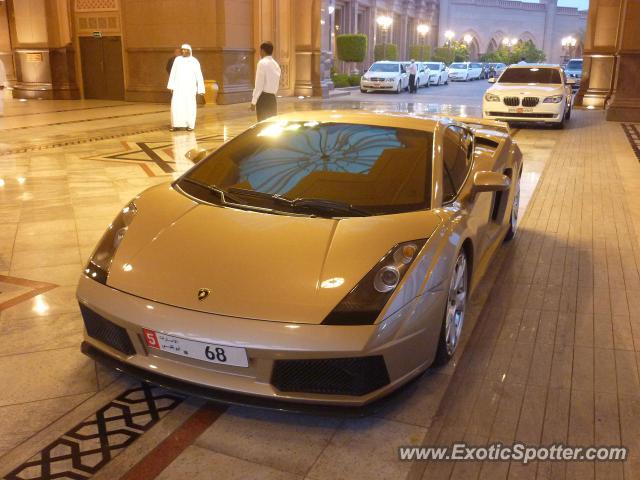 Lamborghini Gallardo spotted in Abu Dhabi, United Arab Emirates