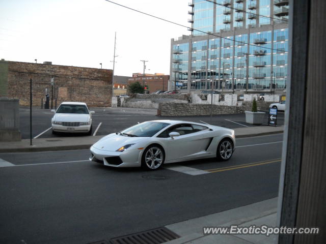 Lamborghini Gallardo spotted in Nashville, Tennessee