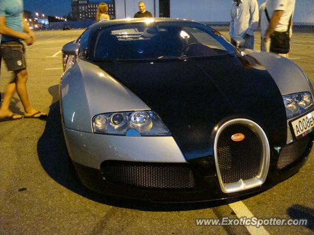 Bugatti Veyron spotted in Saint-Petersburg, Russia