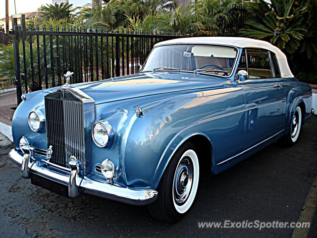 Rolls Royce Silver Cloud spotted in La Jolla, California