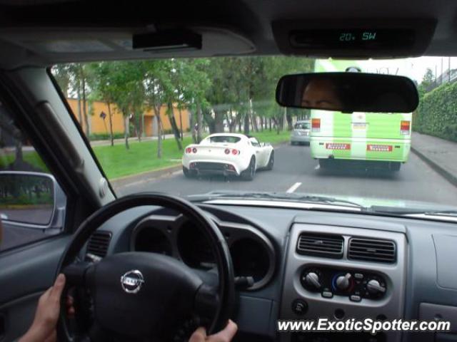 Lotus Elise spotted in Mexico City, Mexico