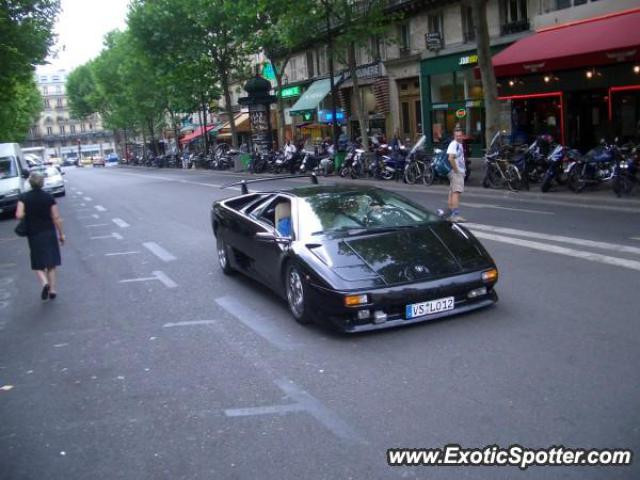 Lamborghini Diablo spotted in Paris, France