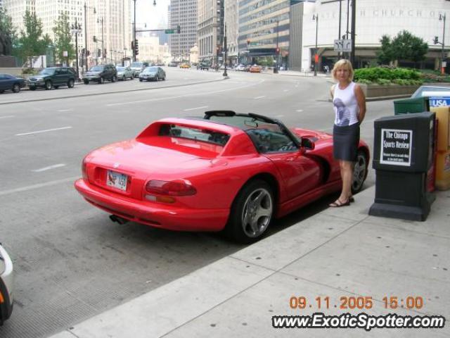 Dodge Viper spotted in Chicago, Illinois