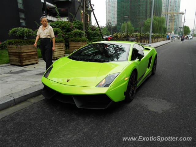 Lamborghini Gallardo spotted in Chengdu,Sichuan, China