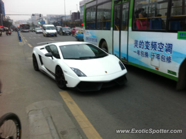 Lamborghini Gallardo spotted in Chengdu,Sichuan, China