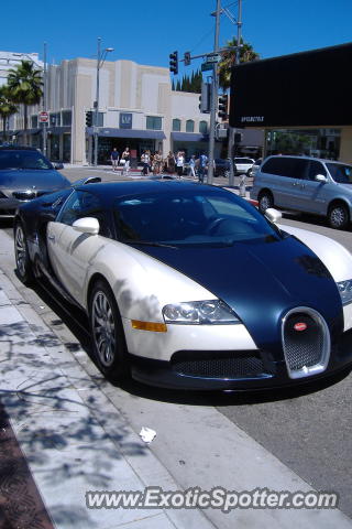 Bugatti Veyron spotted in LA, California