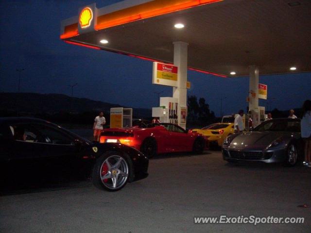 Ferrari 458 Italia spotted in Istanbul, Turkey