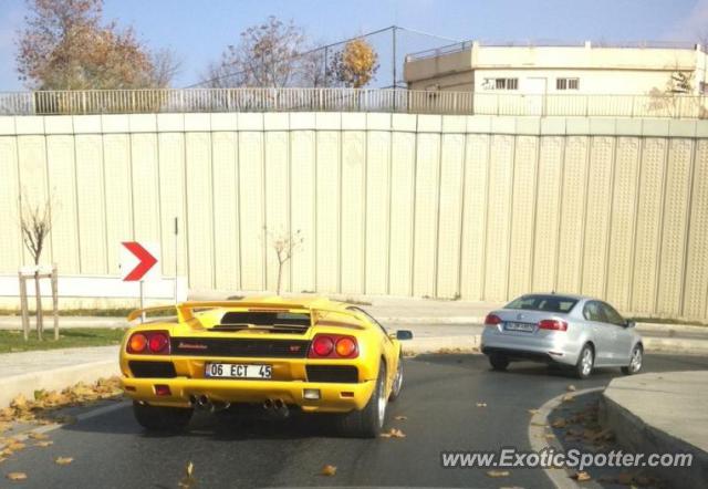 Lamborghini Diablo spotted in Istanbul, Turkey