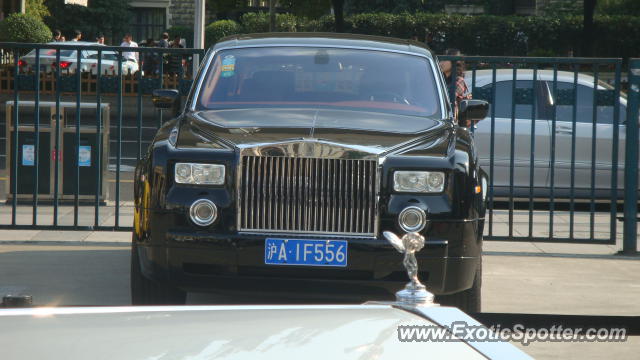 Rolls Royce Phantom spotted in SHANGHAI, China