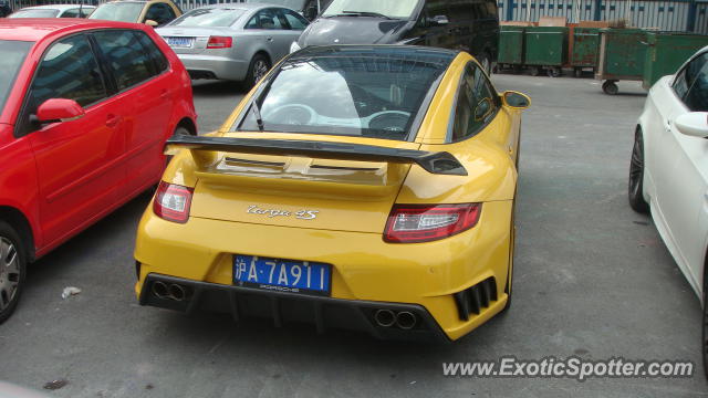 Porsche 911 spotted in SHANGHAI, China