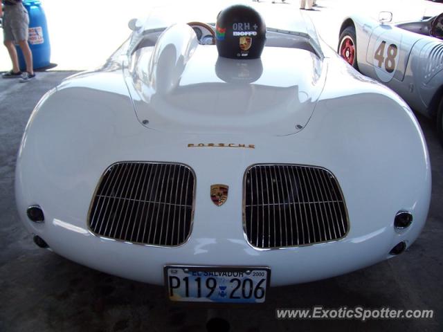 Porsche 356 spotted in San Salvador, El Salvador
