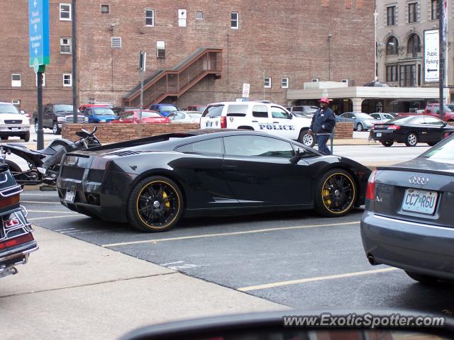 Lamborghini Gallardo spotted in St.louis, Missouri