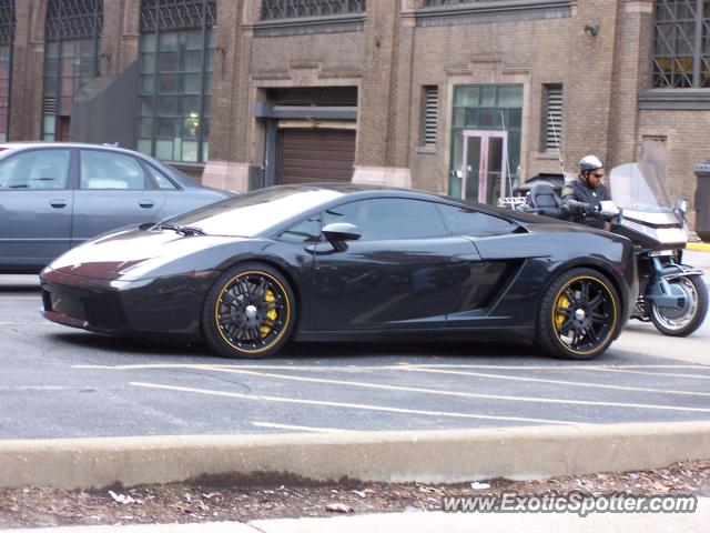 Lamborghini Gallardo spotted in St.Louis, Missouri