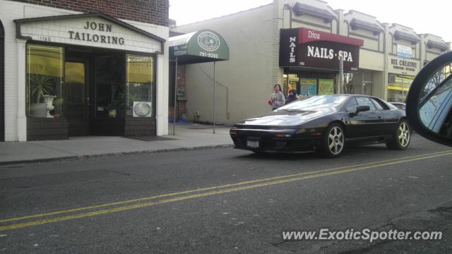 Lotus Esprit spotted in Hewlett, New York