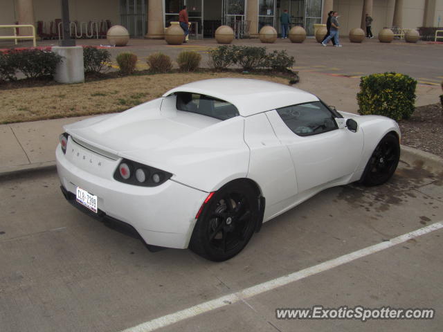 Tesla Roadster spotted in Dallas, Texas