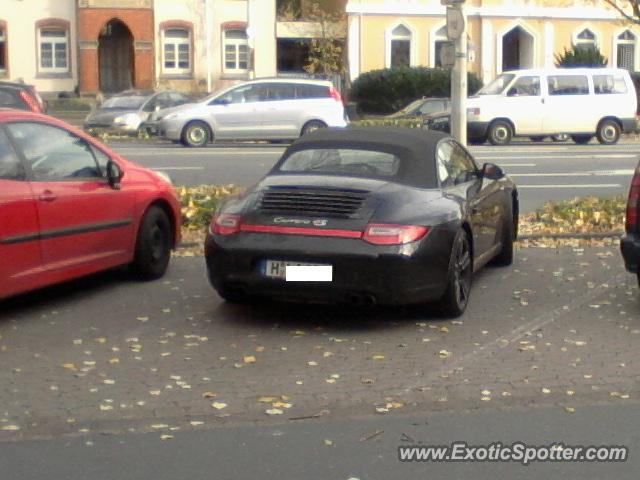 Porsche 911 spotted in Hameln, Erichstraße 3-5, Germany