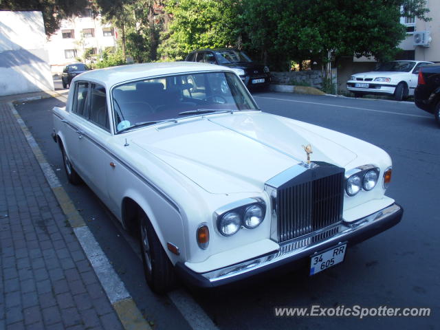 Rolls Royce Silver Shadow spotted in Istanbul, Turkey