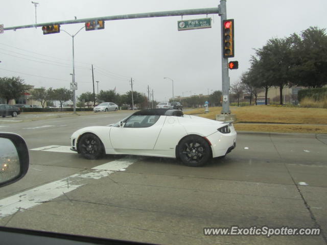 Tesla Roadster spotted in Dallas, Texas