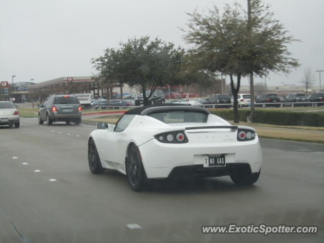Tesla Roadster spotted in Dallas, Texas